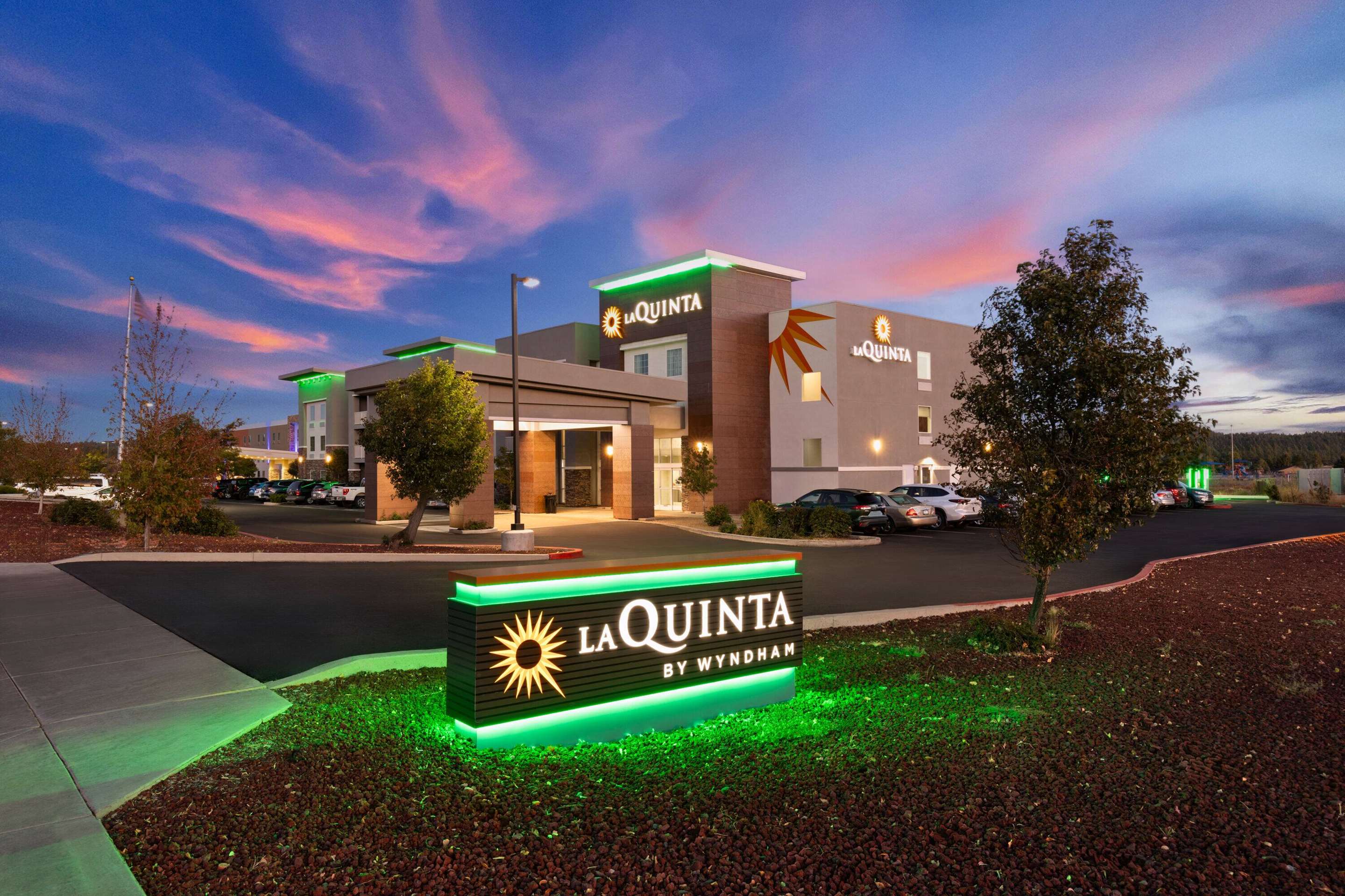 Exterior | La Quinta Inn & Suites by Wyndham Williams-Grand Canyon Area
