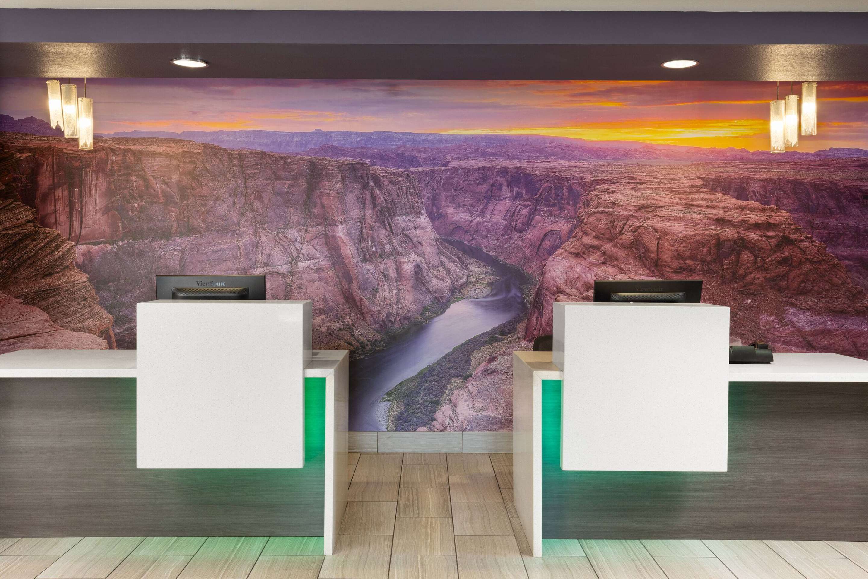 Reception | La Quinta Inn & Suites by Wyndham Williams-Grand Canyon Area