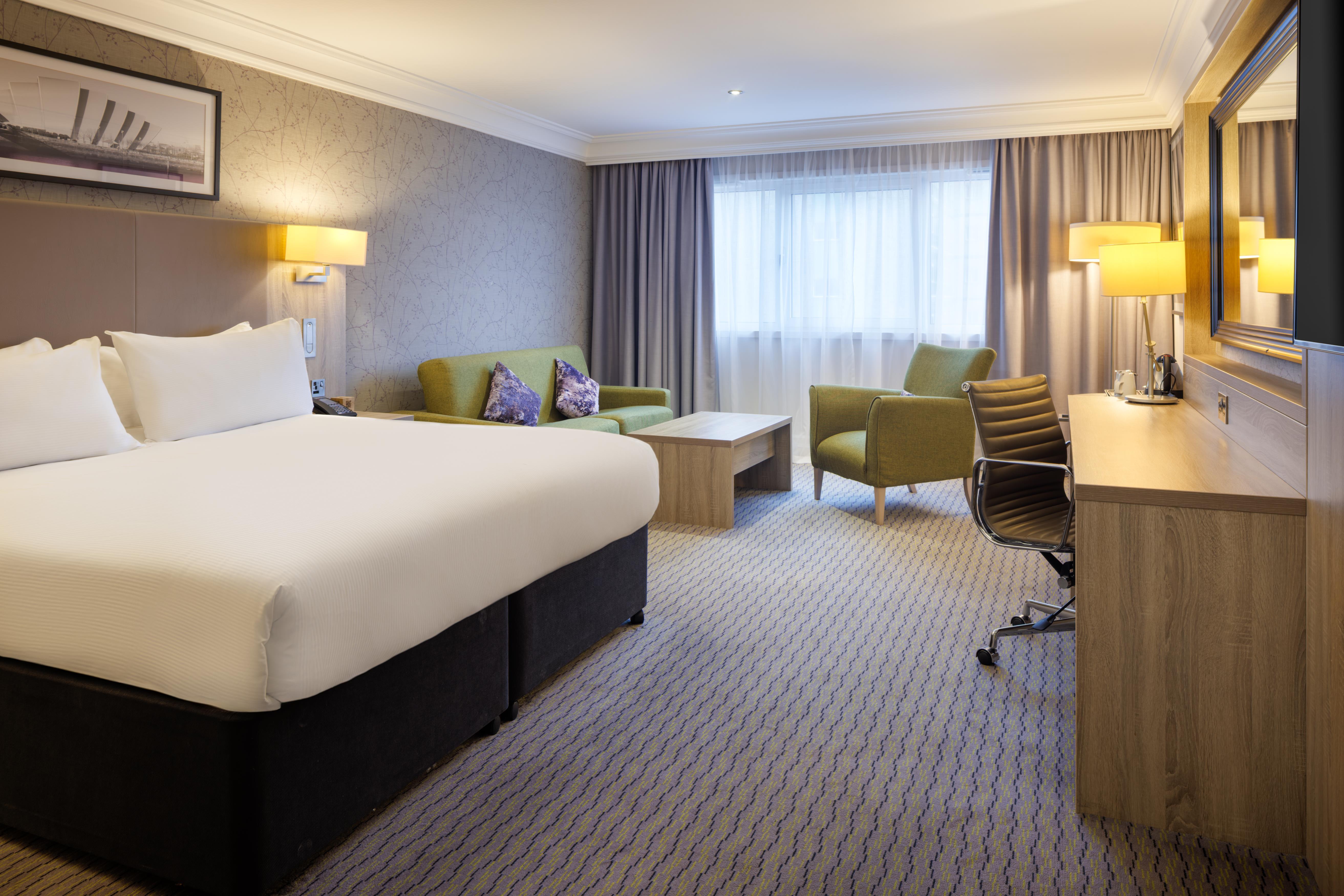 DoubleTree by Hilton Glasgow Central Room Type - KING DELUXE ROOM