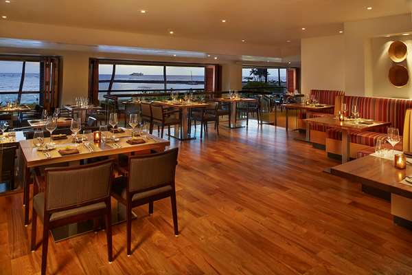 Restaurant - Grand Islander Hotel by Hilton Grand Vacations Honolulu