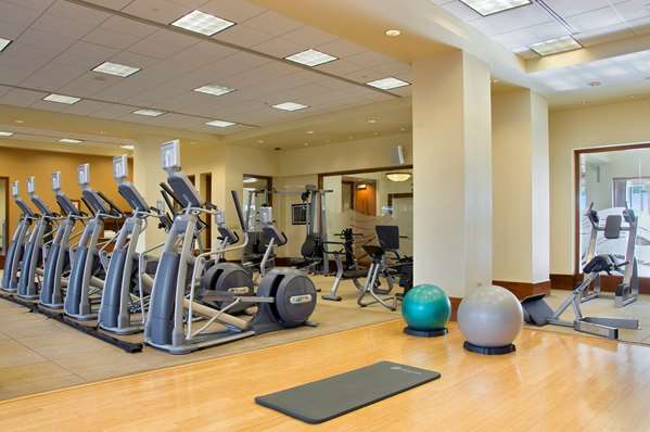 Fitness/ Exercise Room - Grand Islander Hotel by Hilton Grand Vacations Honolulu