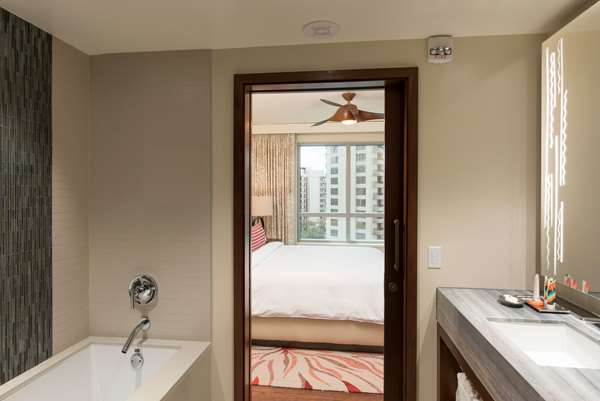  - Grand Islander Hotel by Hilton Grand Vacations Honolulu