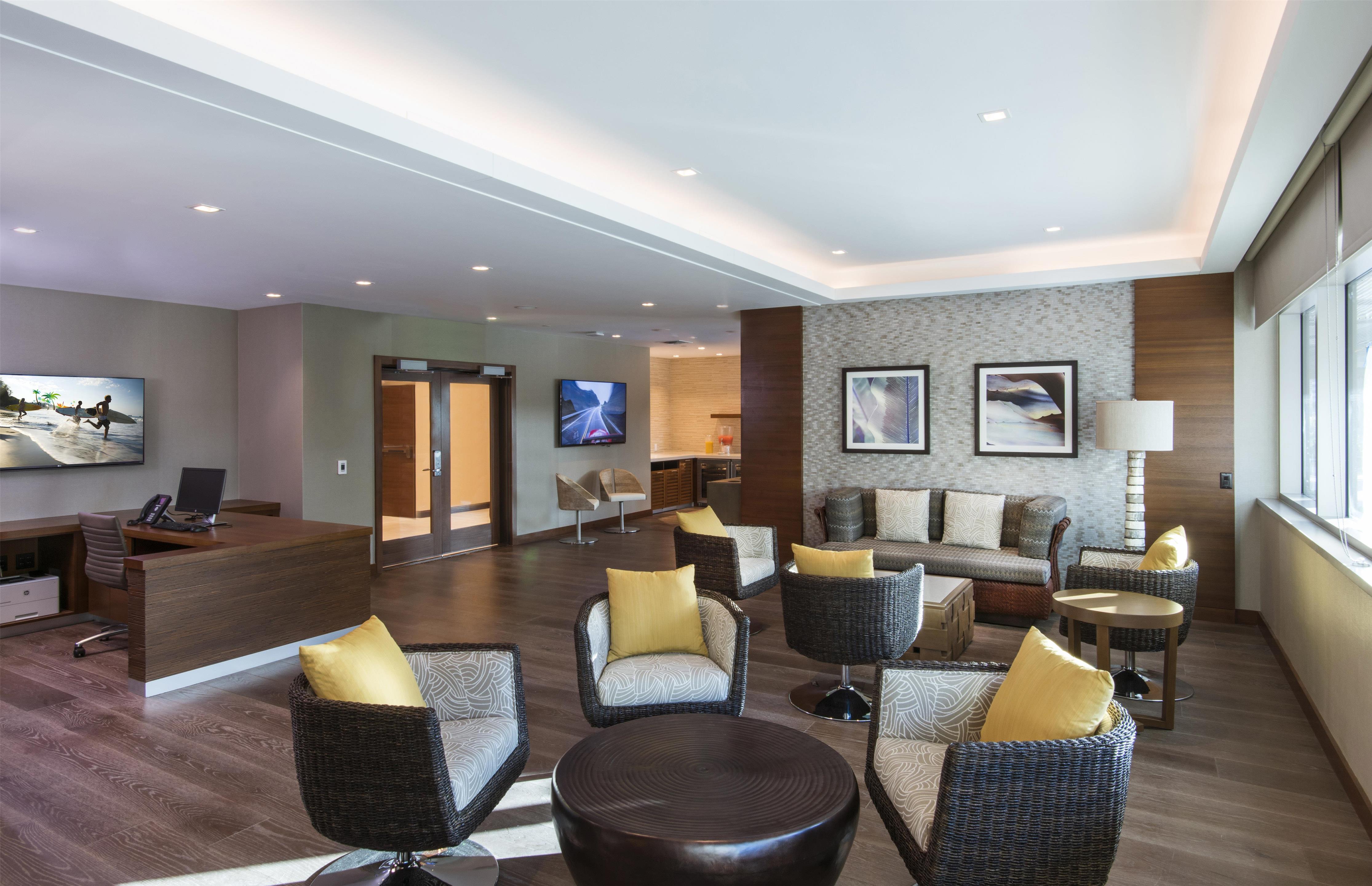 Lobby | Hilton Grand Vac Club The Grand Islander Waikiki Honolulu