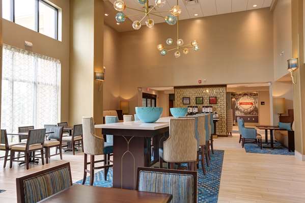  - Hampton Inn & Suites Busch Gardens Tampa