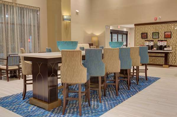  - Hampton Inn & Suites Busch Gardens Tampa