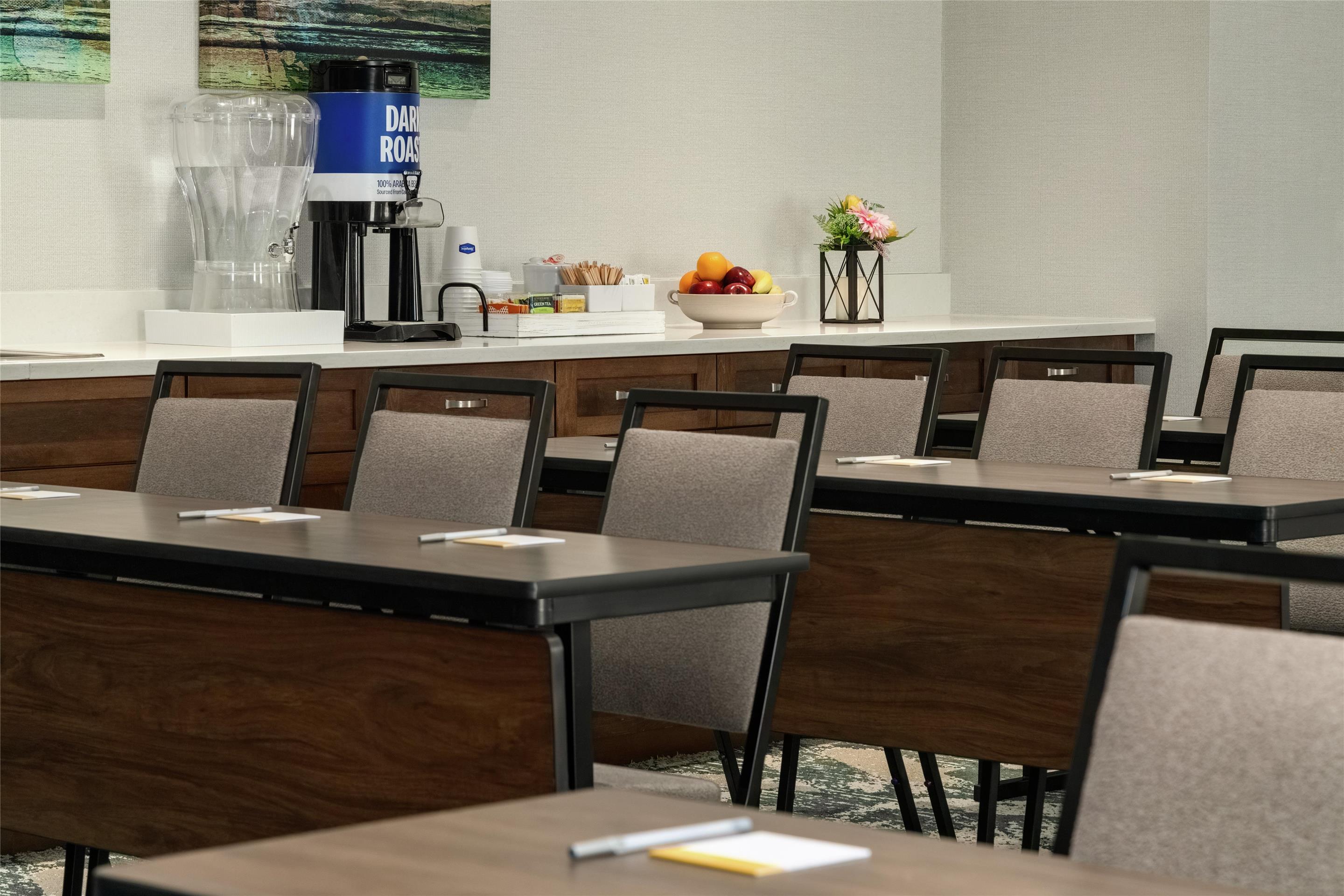 Meeting Room | Hampton Inn & Suites Tampa Busch Gardens Area