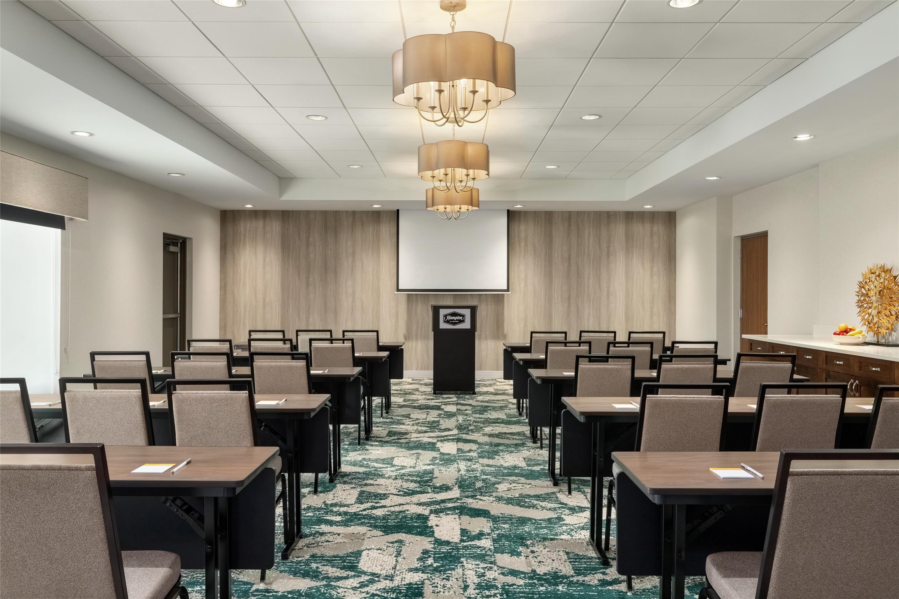 Meeting Room | Hampton Inn & Suites Tampa Busch Gardens Area
