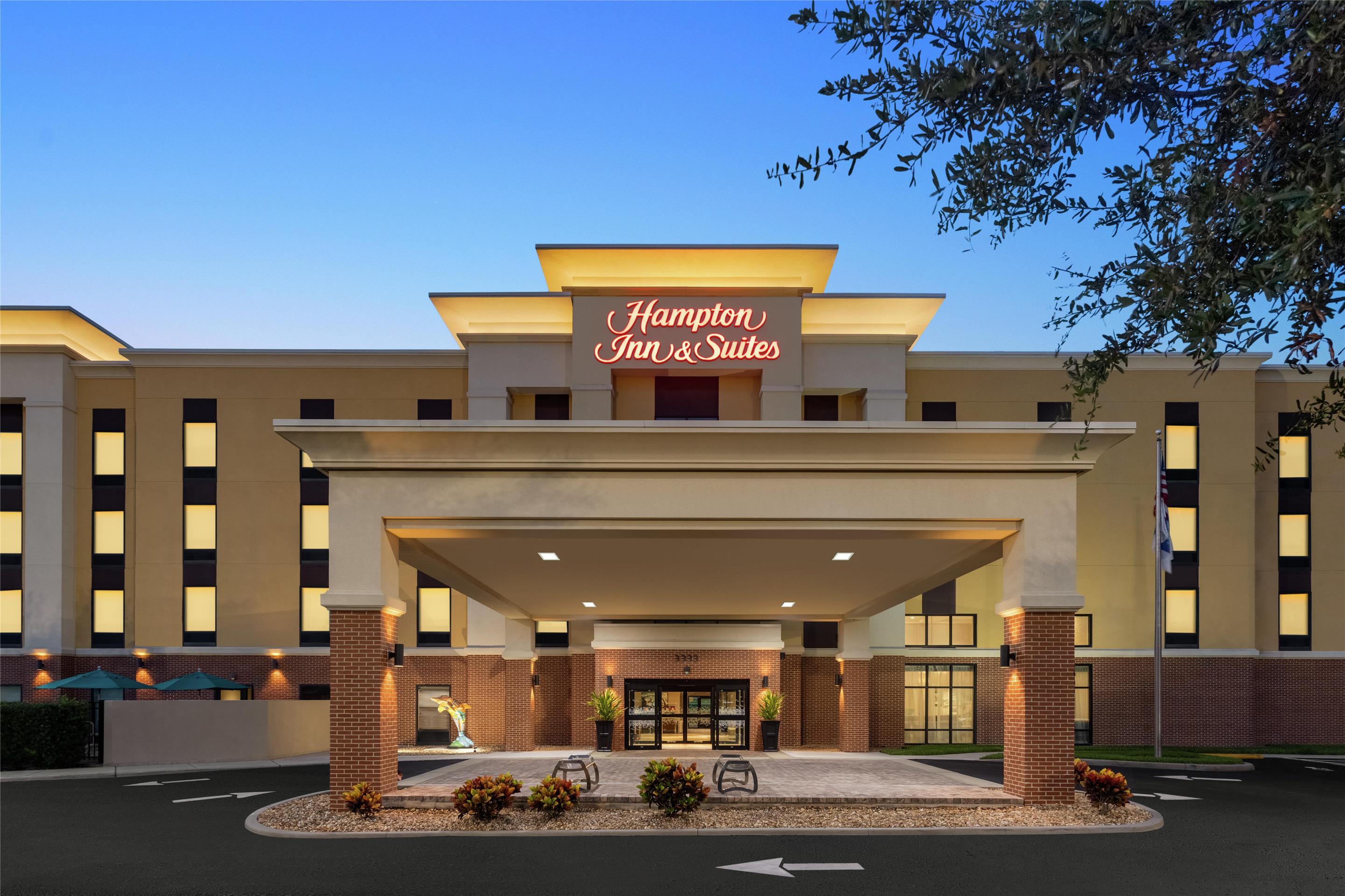 Exterior | Hampton Inn & Suites Tampa Busch Gardens Area