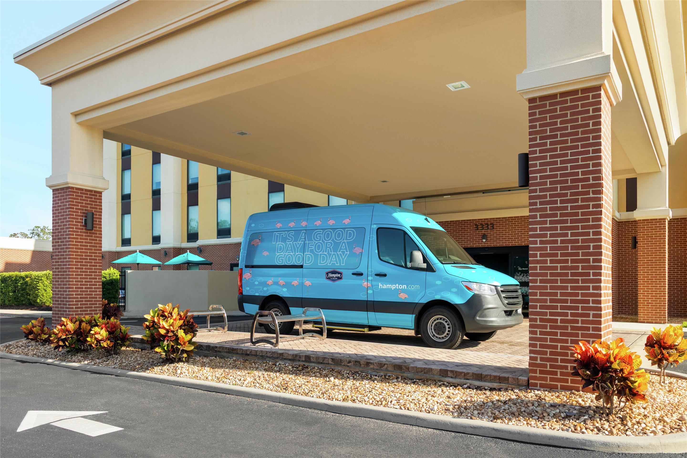 Exterior | Hampton Inn & Suites Tampa Busch Gardens Area