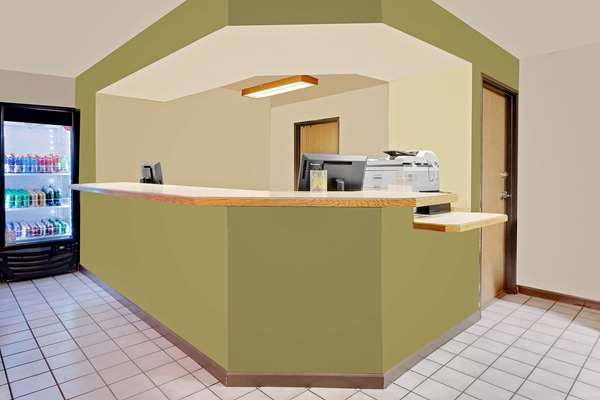  - Super 8 Motel Central Denver - I-25, Exit 215