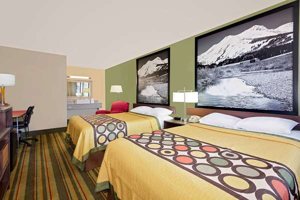  - Super 8 Motel Central Denver - I-25, Exit 215