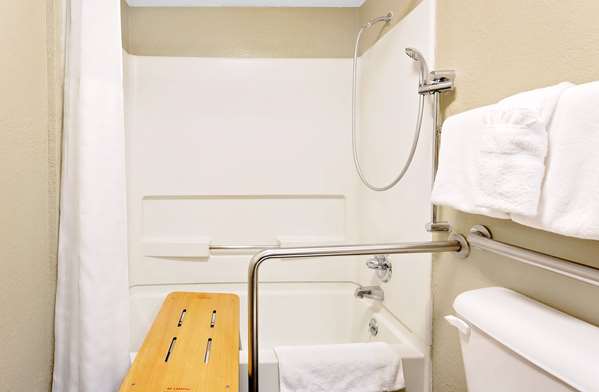  - Super 8 Motel Central Denver - I-25, Exit 215