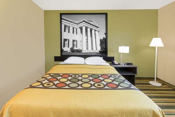  - Super 8 Hotel Vicksburg - I-20, Exit 4