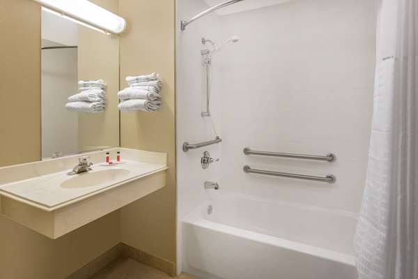  - Super 8 Hotel Vicksburg - I-20, Exit 4