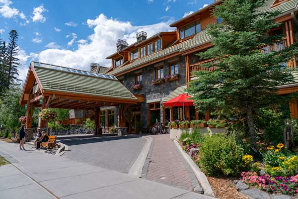 Exterior view - Fox Hotel & Suites Banff