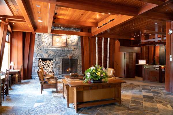  - Fox Hotel & Suites Banff