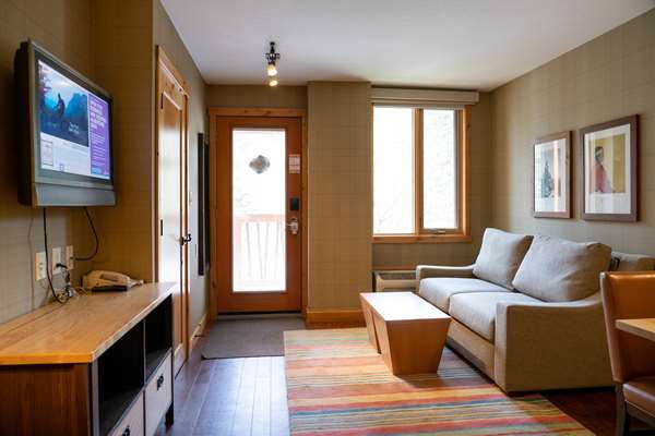  - Fox Hotel & Suites Banff