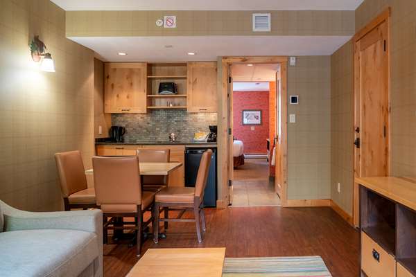 Suite - Fox Hotel & Suites Banff