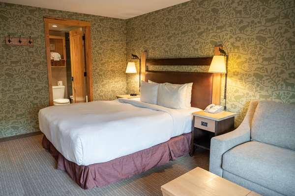  - Fox Hotel & Suites Banff