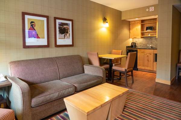  - Fox Hotel & Suites Banff