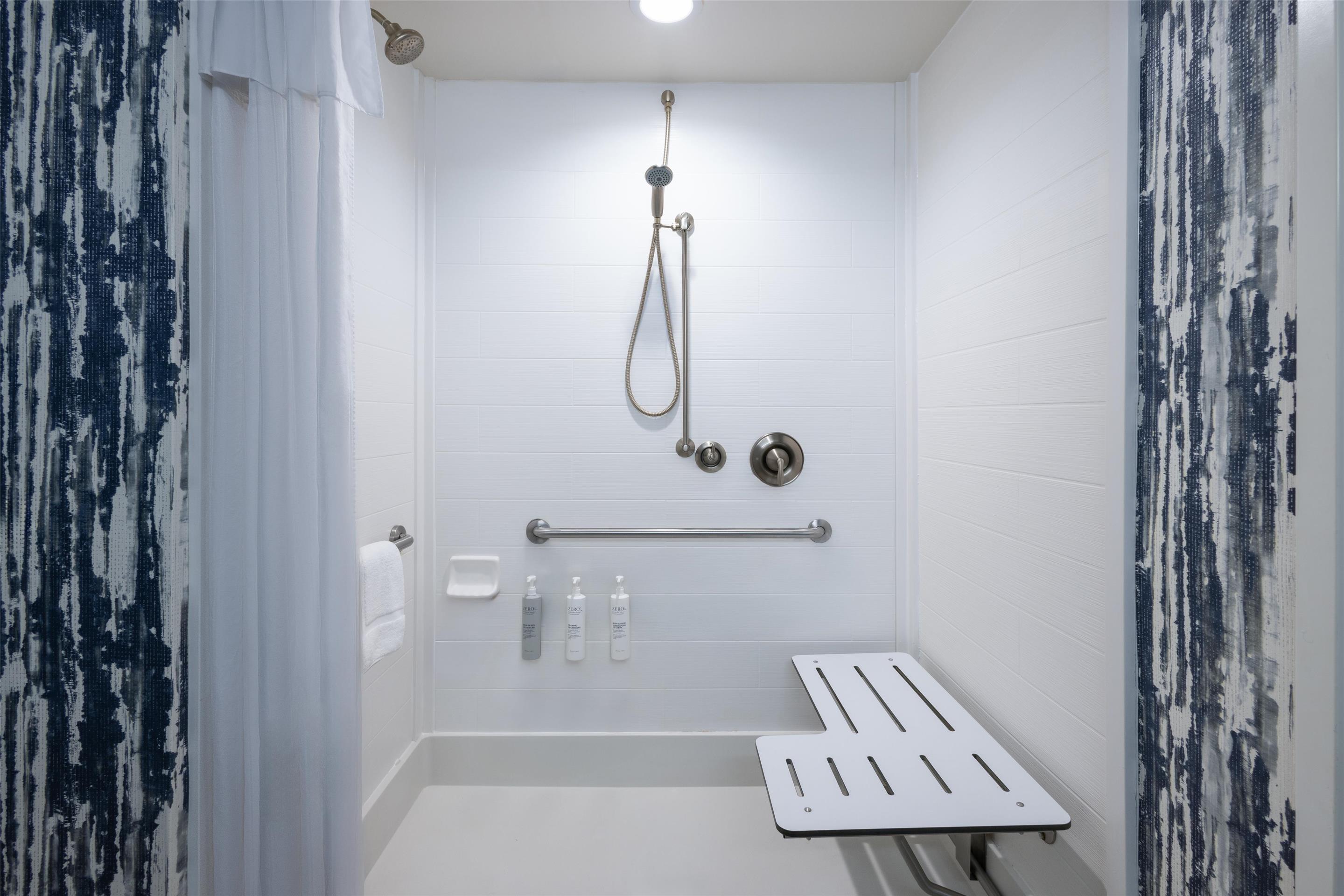 Guest room bath