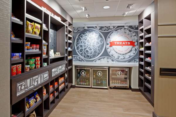 Restaurant - Hampton Inn Roseville