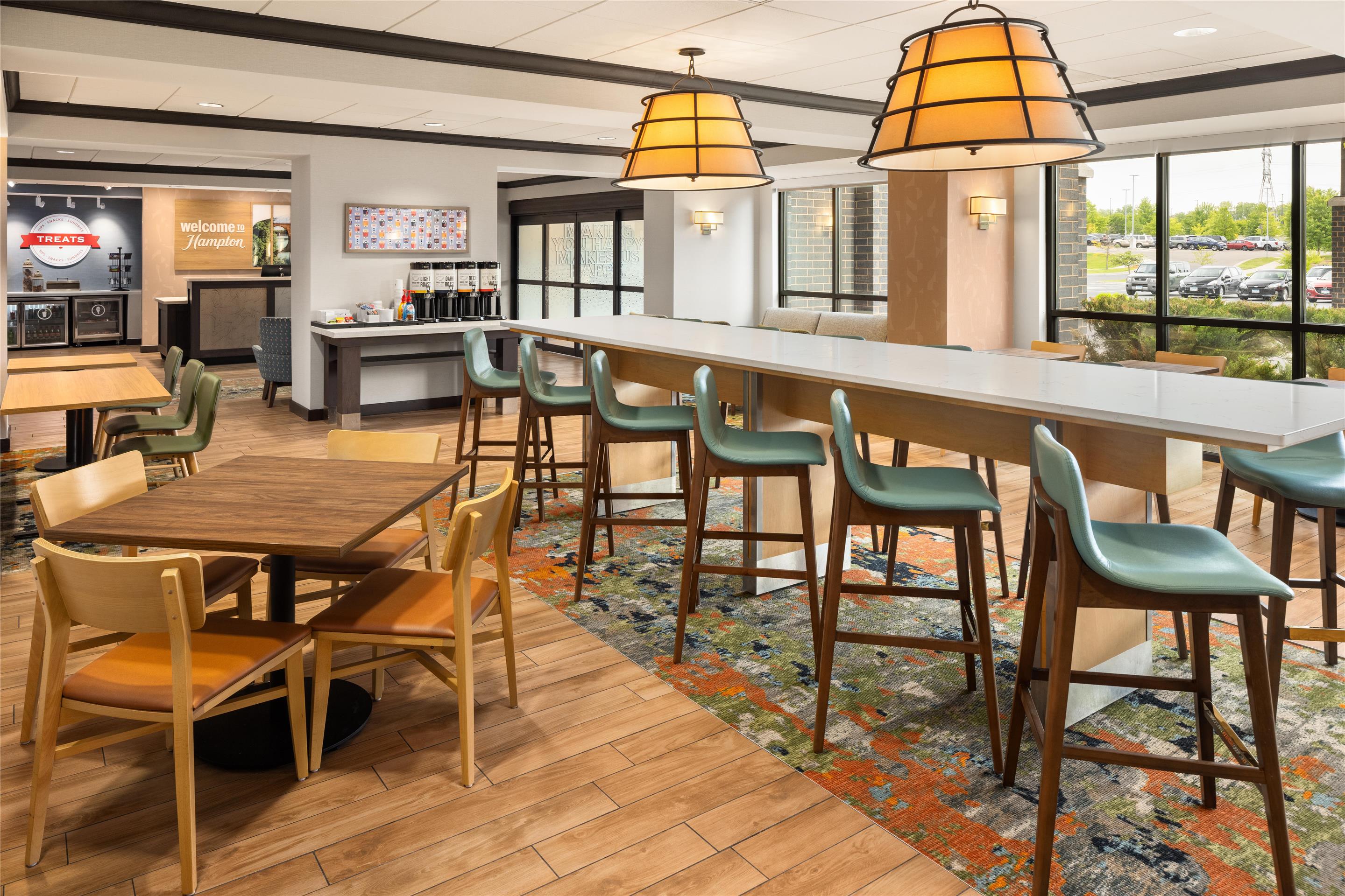 Lobby | Hampton Inn Minneapolis-Roseville