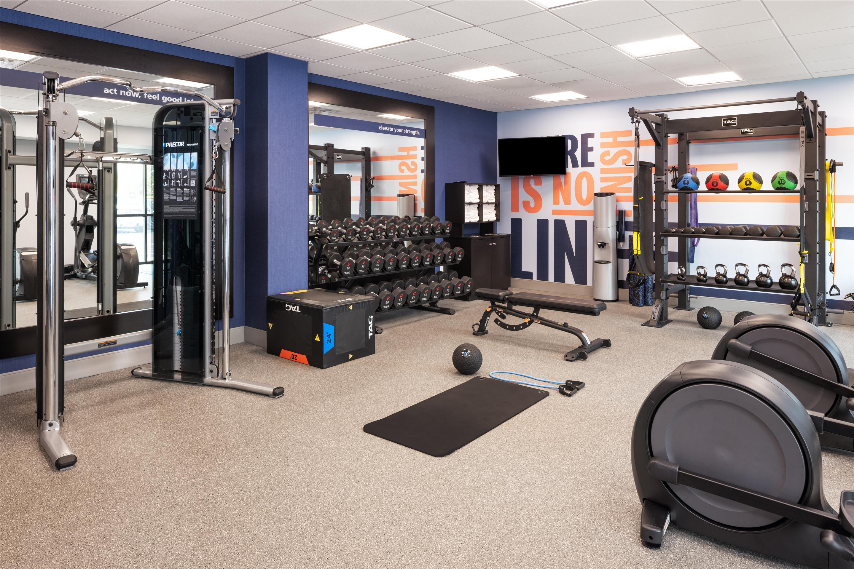 Health club fitness center gym | Hampton Inn Minneapolis-Roseville