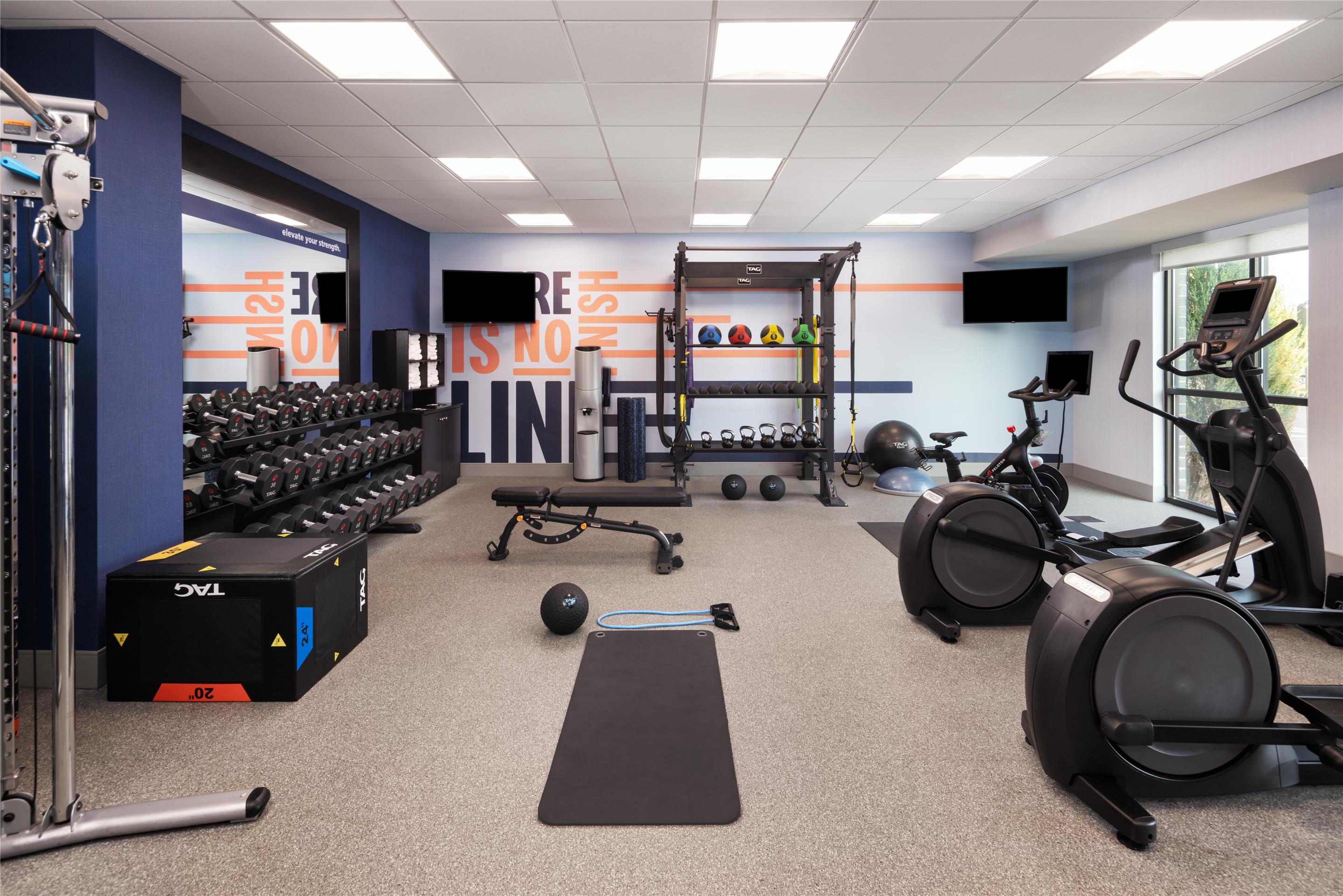 Health club fitness center gym | Hampton Inn Minneapolis-Roseville