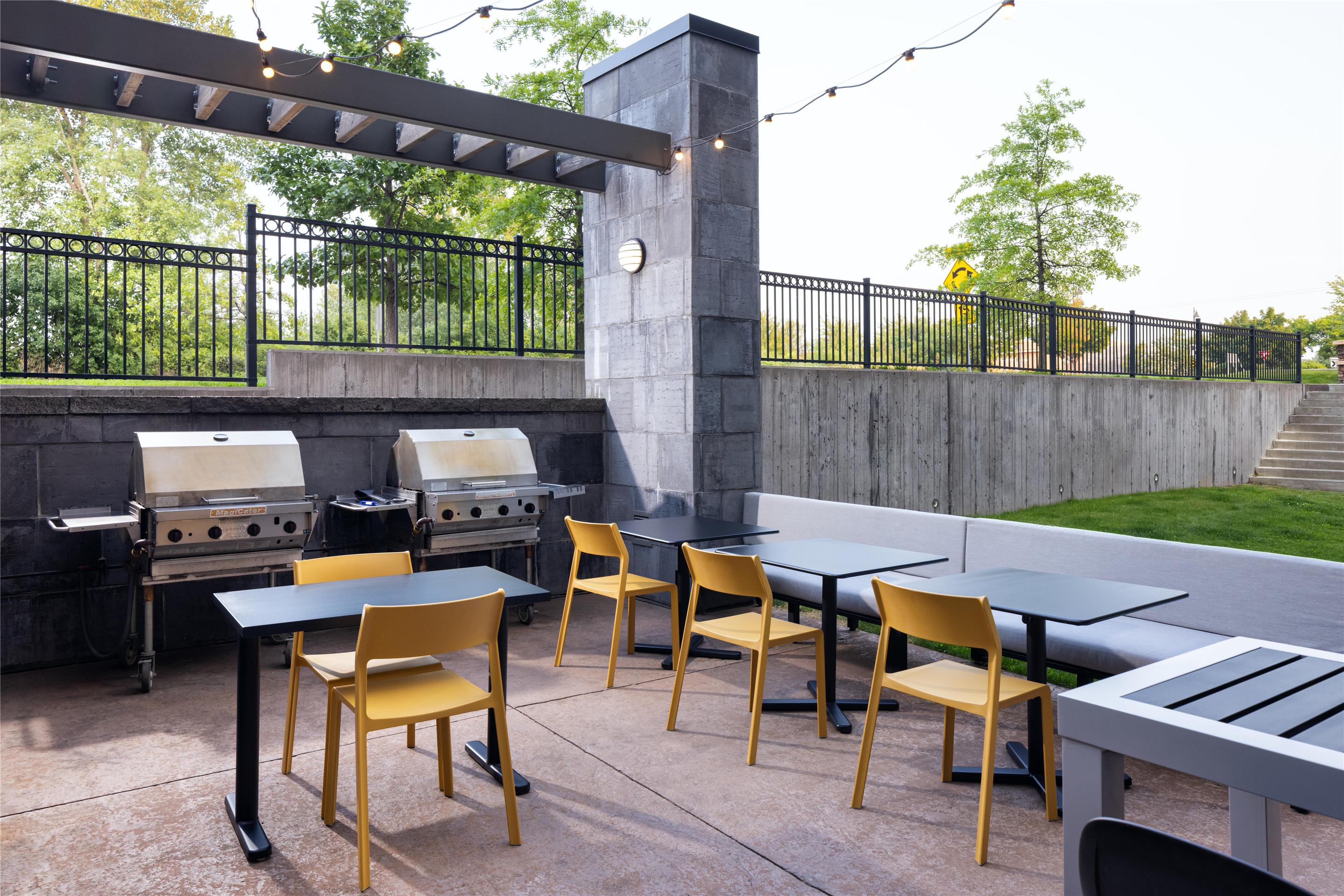 Exterior | Home2 Suites by Hilton Roseville Minneapolis