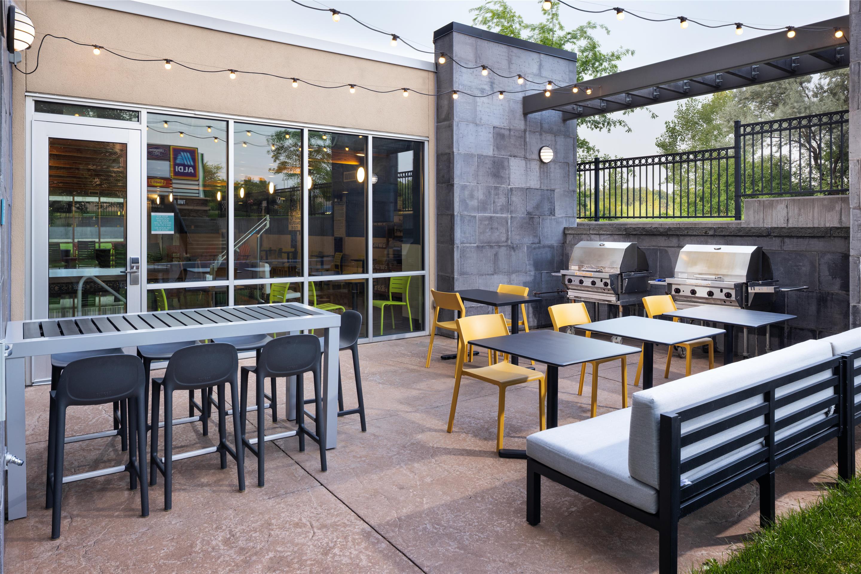 Exterior | Home2 Suites by Hilton Roseville Minneapolis