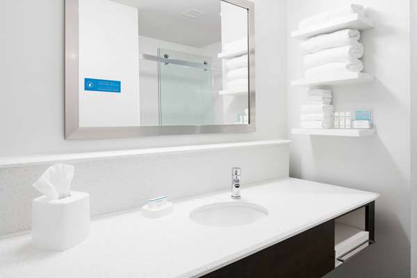  - Hampton Inn Hudson - I-94, Exit 2