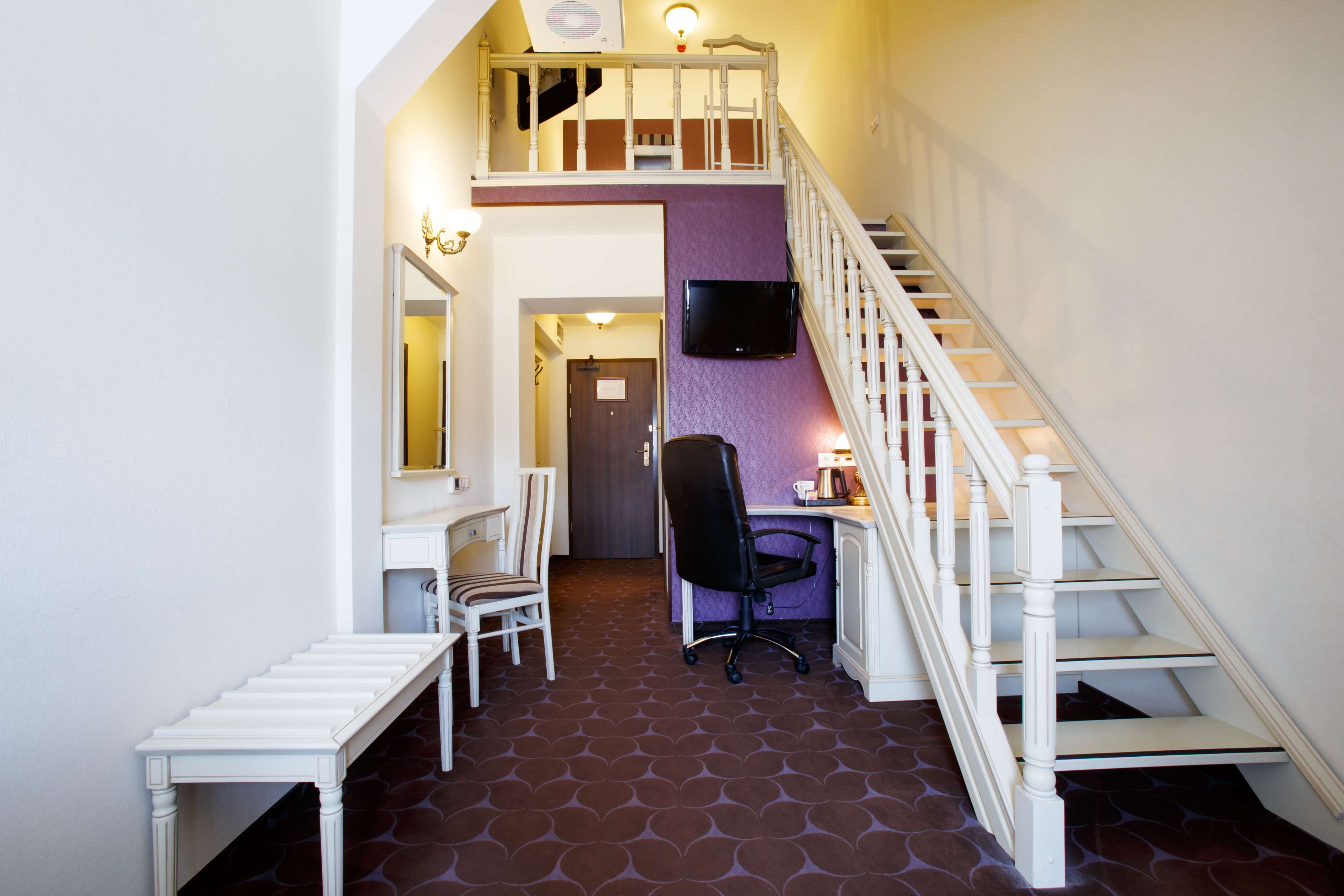 DoubleTree by Hilton Hotel Sighisoara - Cavaler Room Type - QUEEN DUPLEX ROOM W/ VIEW