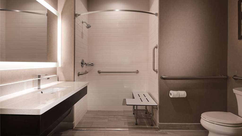 Best Western Plus Executive Residency Baytown-guestroom-Guest Room,Bathroom,On-Site.jpg
