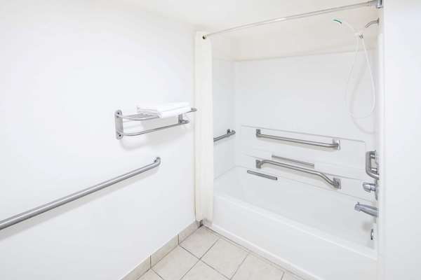  - Howard Johnson Hotel Vicksburg - I-20, Exit 1C