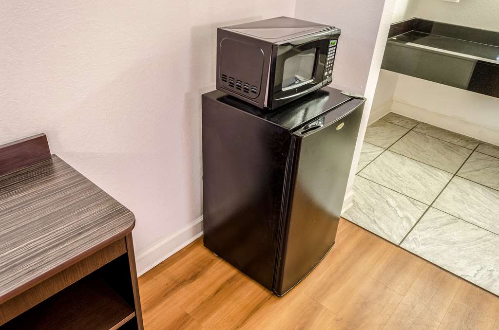 MOTEL 6 SARALAND AL-guestroom-Guest Room,Guest Room Amenity,On-Site.jpg