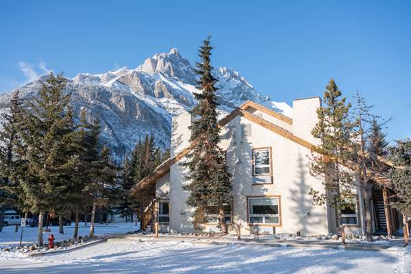 Exterior view - Banff Rocky Mountain Resort