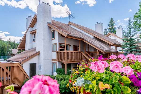 Exterior view - Banff Rocky Mountain Resort