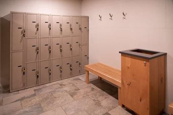 Pool - Banff Rocky Mountain Resort