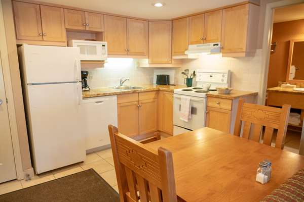 Restaurant - Banff Rocky Mountain Resort