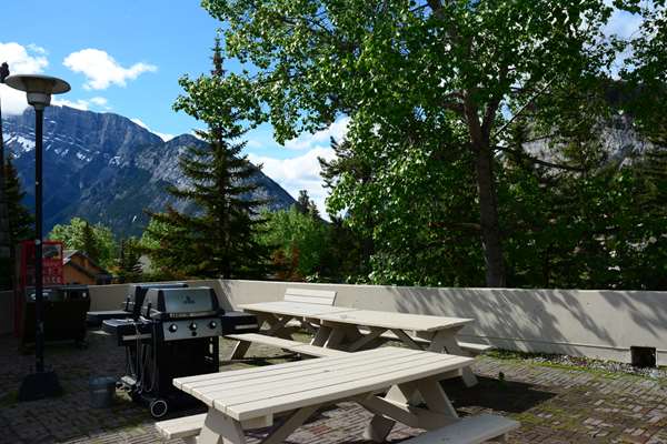Exterior view - Tunnel Mountain Resort Banff