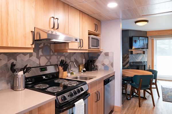 Restaurant - Tunnel Mountain Resort Banff