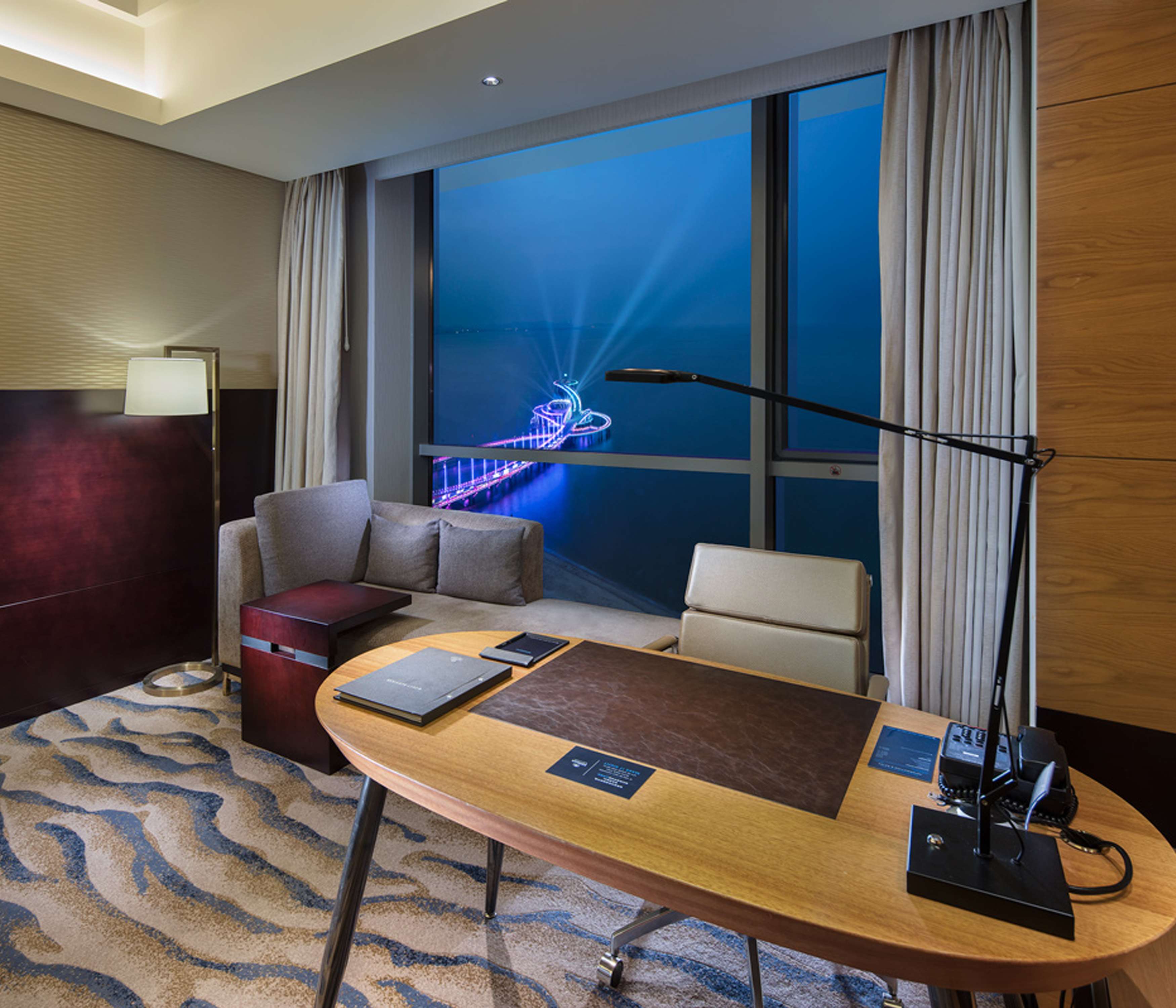 Hilton Yantai Golden Coast Room Type - KING EXEC RM SEA VW