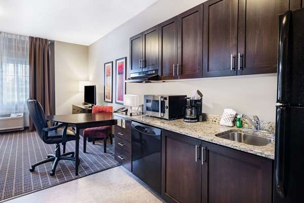 Suite - Hawthorn Suites by Wyndham Dickinson - I-94, Exit 59