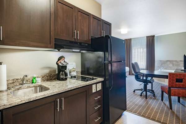 Suite - Hawthorn Suites by Wyndham Dickinson - I-94, Exit 59