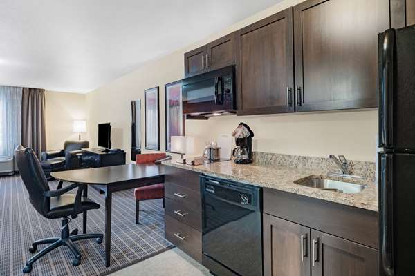 Suite - Hawthorn Suites by Wyndham Dickinson - I-94, Exit 59