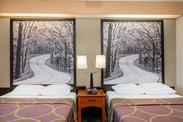  - Super 8 Hotel Jasper