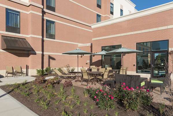 Exterior view - Hampton Inn & Suites Woodfield Mall Schaumburg