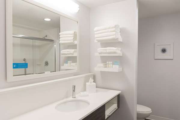  - Hampton Inn & Suites Woodfield Mall Schaumburg