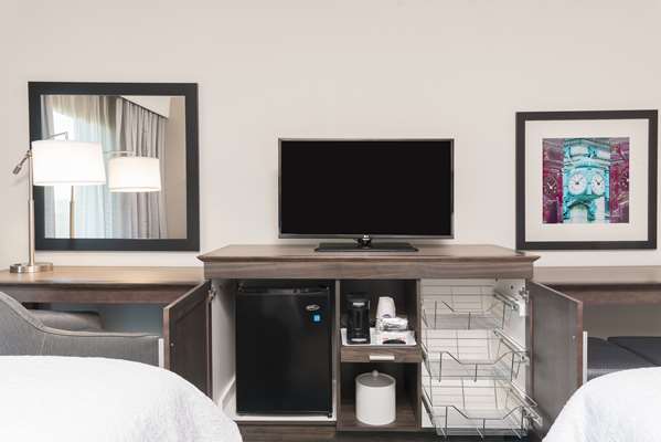  - Hampton Inn & Suites Woodfield Mall Schaumburg